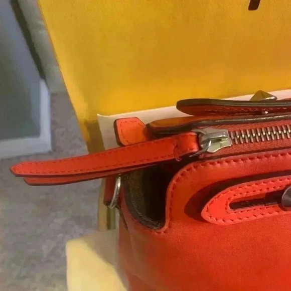 Fendi Medium Orange Leather 2Way Handbag Shoulder Bag Pre-Owned - Picture 3 of 16